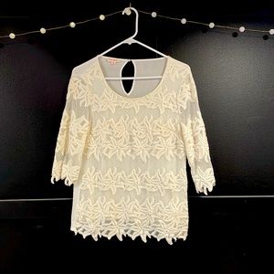 Women’s lace front shirt